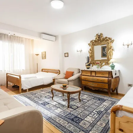 We 2br Blloku アパート