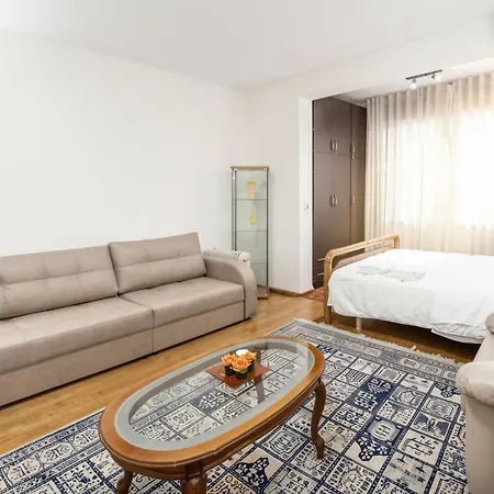 We 2br Blloku ティラナ