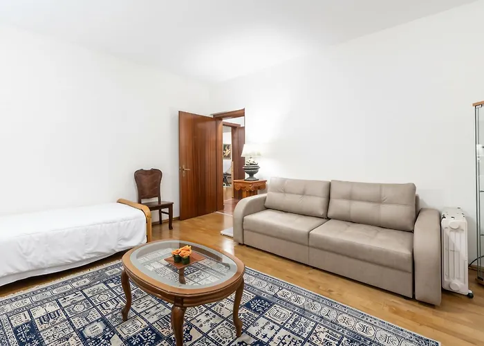 We 2br Blloku ティラナ