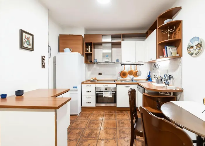 We 2br Blloku * ティラナ